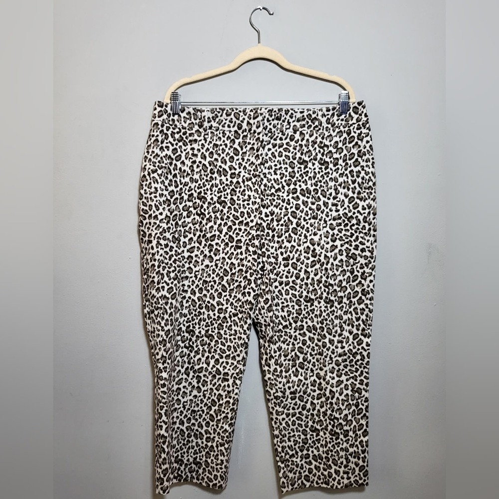 🌜 CHICO'S Outlet NWT Pants | Leopard Print | Cropped Fit | size 2.5 (L / 14)